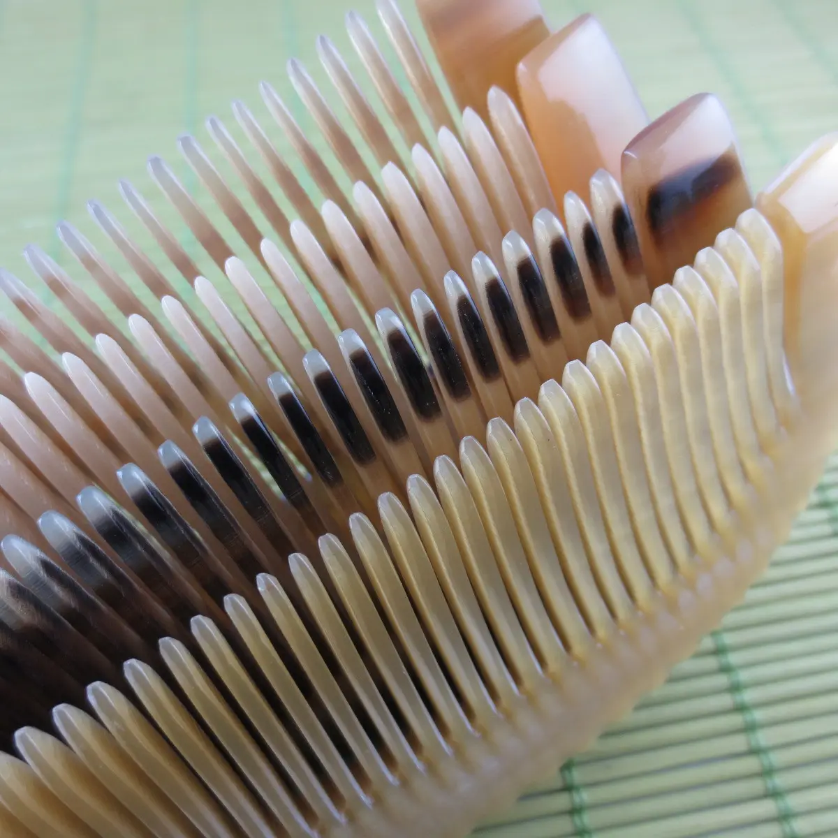 Horn Combs